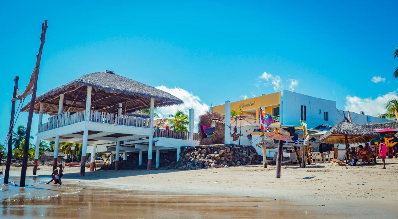 La Fourmi Hotel Nosy-Be Buitenkant foto